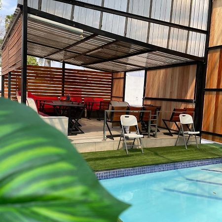 El Infinito Lifestyle Hotell Kempton Park Exteriör bild