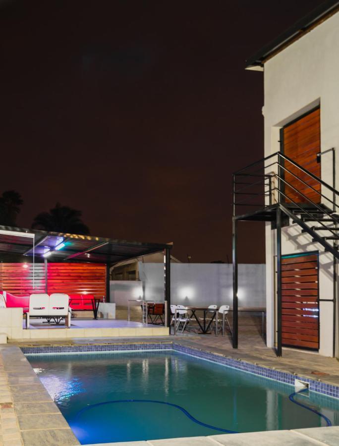 El Infinito Lifestyle Hotell Kempton Park Exteriör bild