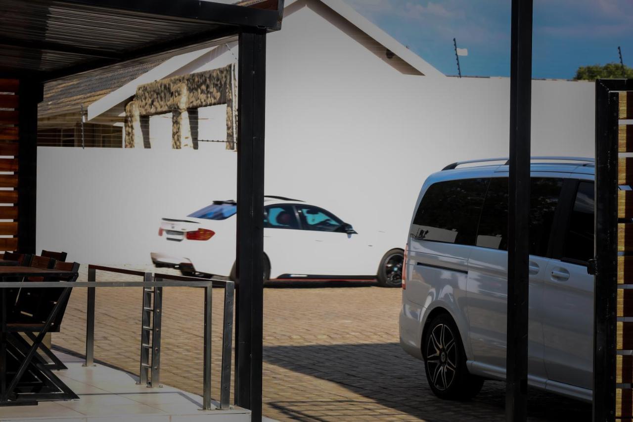 El Infinito Lifestyle Hotell Kempton Park Exteriör bild
