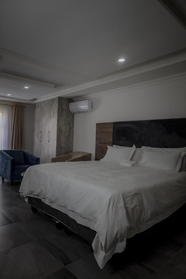 El Infinito Lifestyle Hotell Kempton Park Exteriör bild