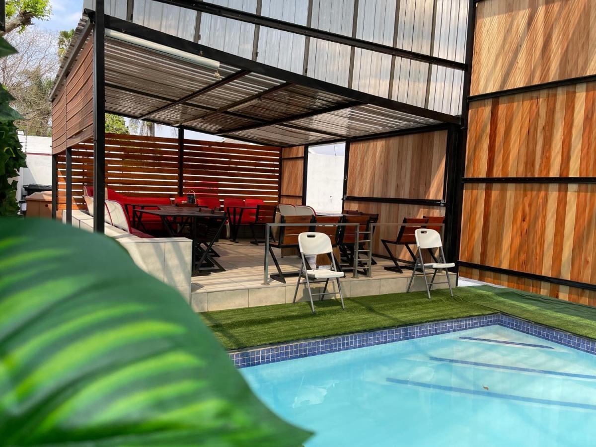 El Infinito Lifestyle Hotell Kempton Park Exteriör bild