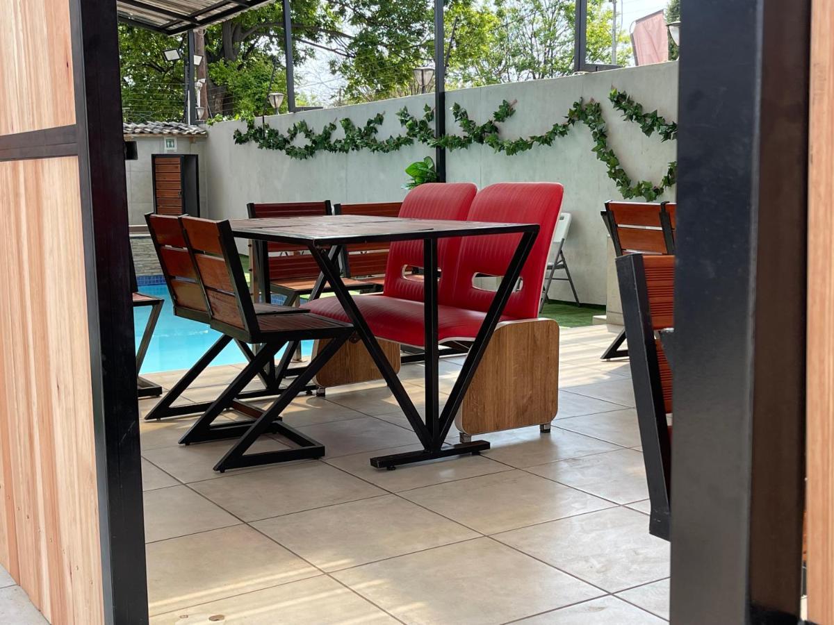 El Infinito Lifestyle Hotell Kempton Park Exteriör bild