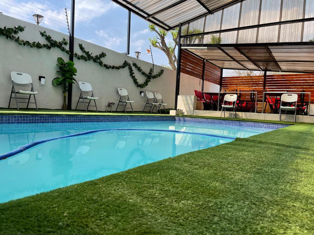 El Infinito Lifestyle Hotell Kempton Park Exteriör bild